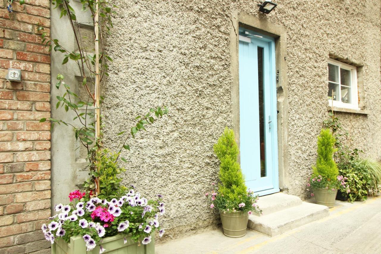 Harry Clarke Mews At The Castle Hotel Dublin Exterior photo